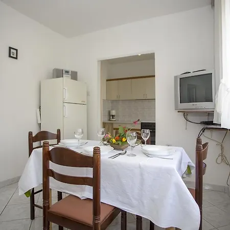 Appartamento Suzana 157 *