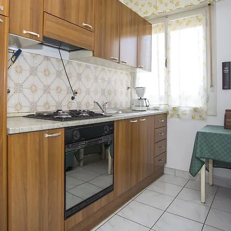 Suzana 157 *