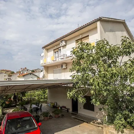 Appartamento Suzana 157 *